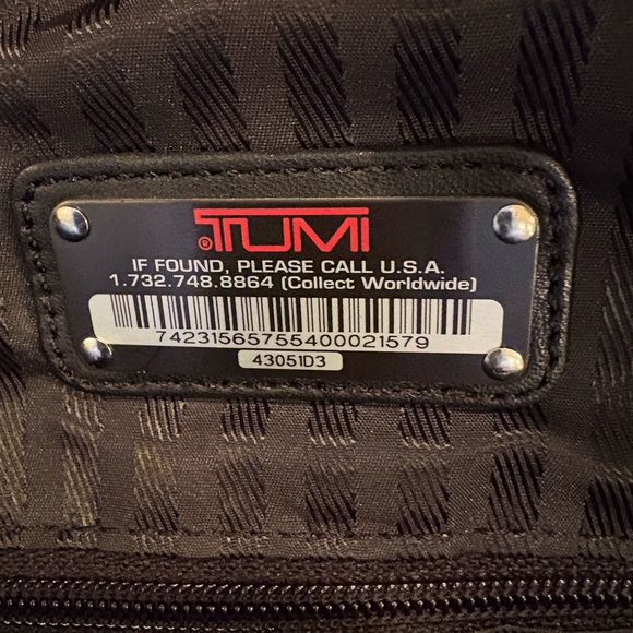 TUMI Black Leather Travel Bag - Picture 5 of 8